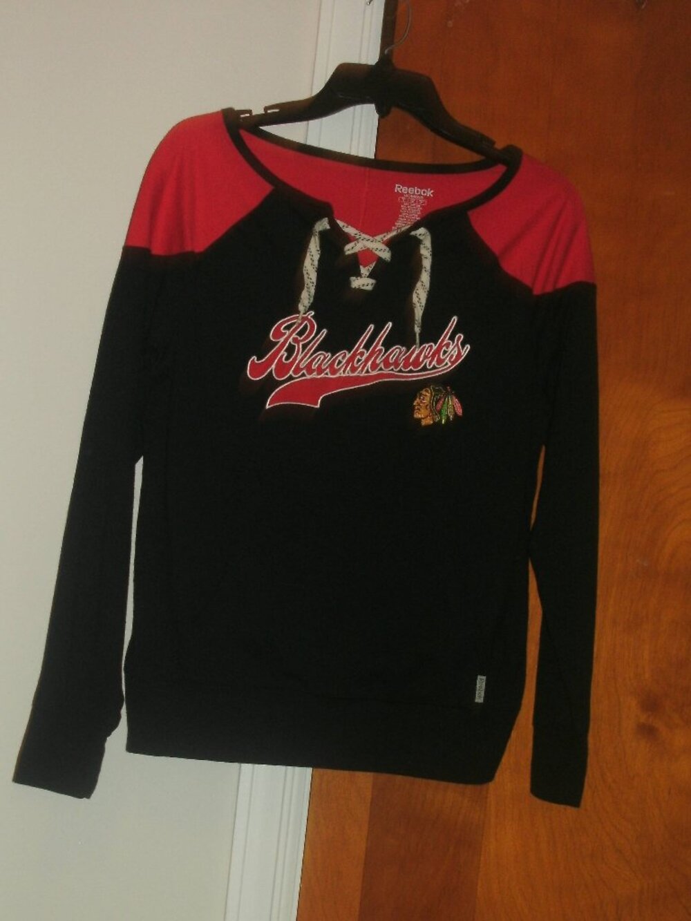 Chicago Blackhawks Black Red Skate Lace Up Long Sleeve Pullover Top with Pockets